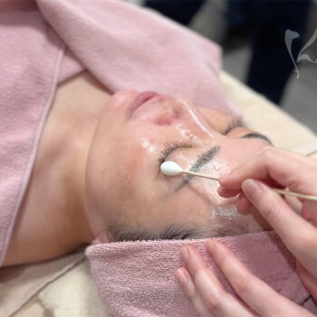 ララピールを受ける小西医師