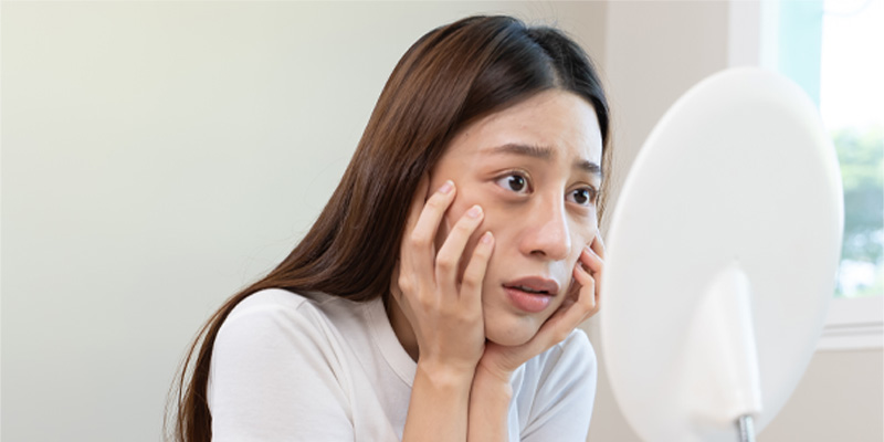 ヒアルロン酸が体内で分解される流れを説明するイメージ