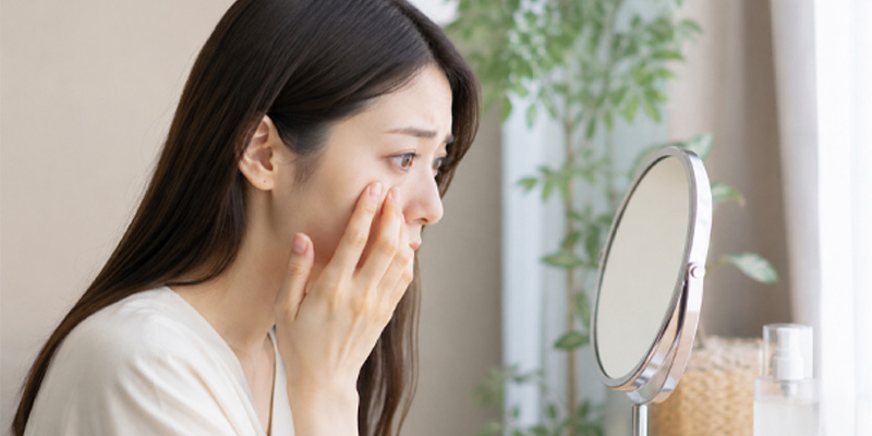 二重全切開の画像や口コミを見るときの確認ポイントを示すイメージ