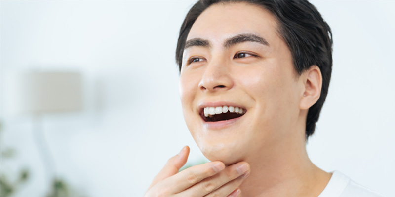 ヒゲ脱毛の回数ごとの変化を確認する男性
