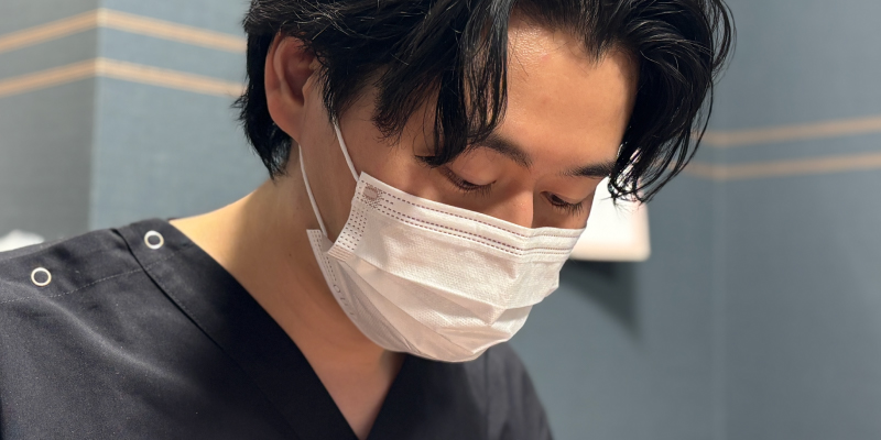ポテンツァとダーマペン4の適応を判断する医師