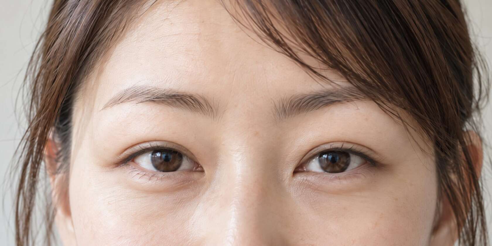 上まぶたの膨らみと目元の構造