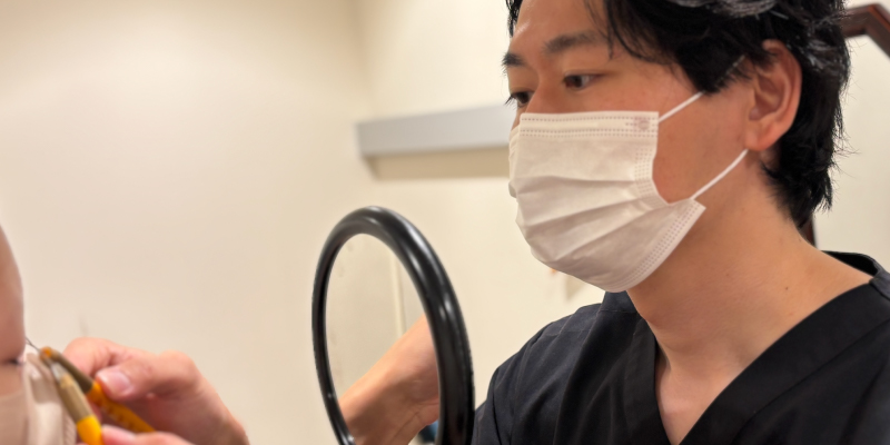 埋没法の修正について医師へ相談する患者